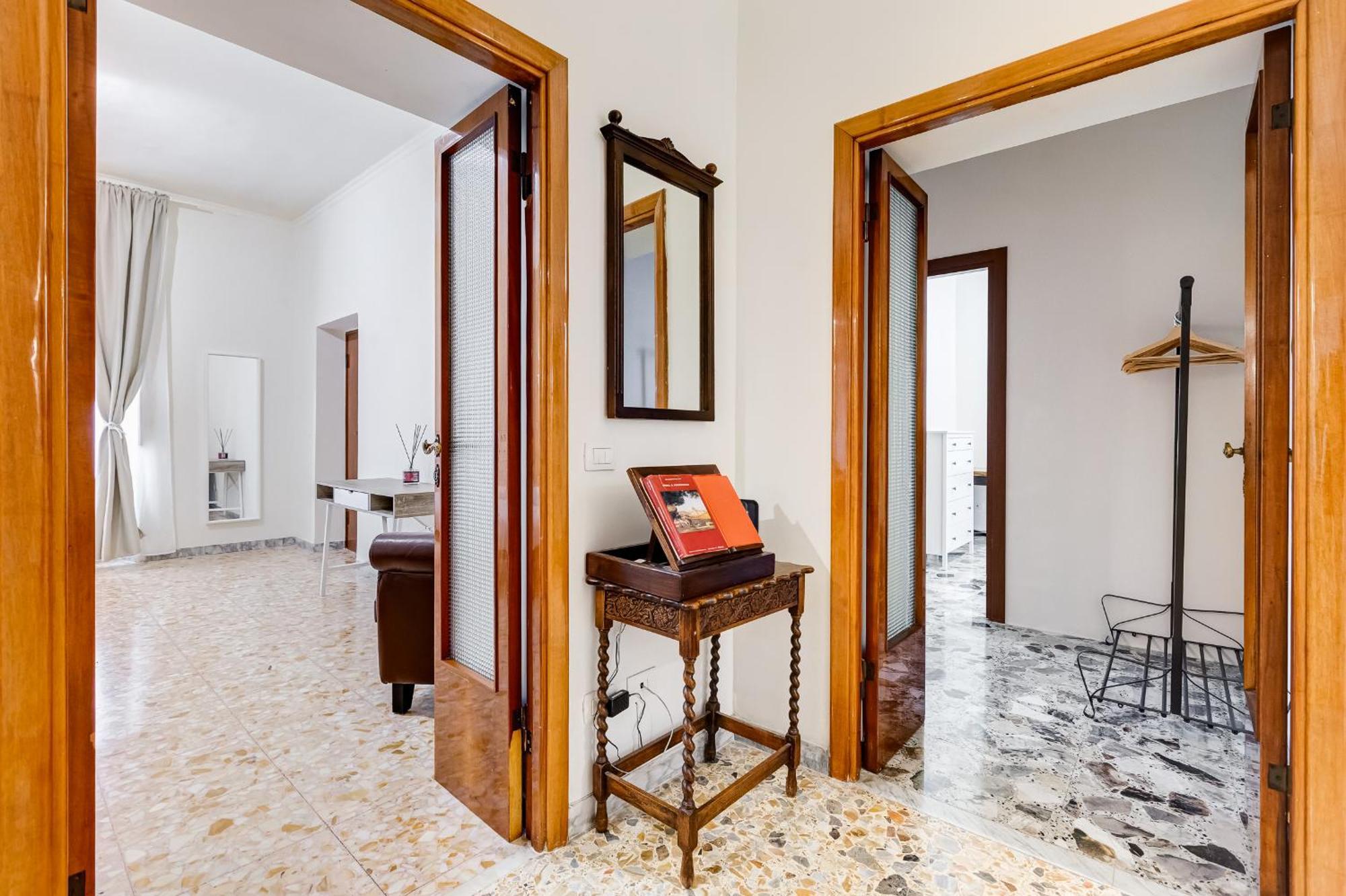 Vivilo Collection - San Vito View Apartment - 3 Bdr 2 Baths Рим Экстерьер фото