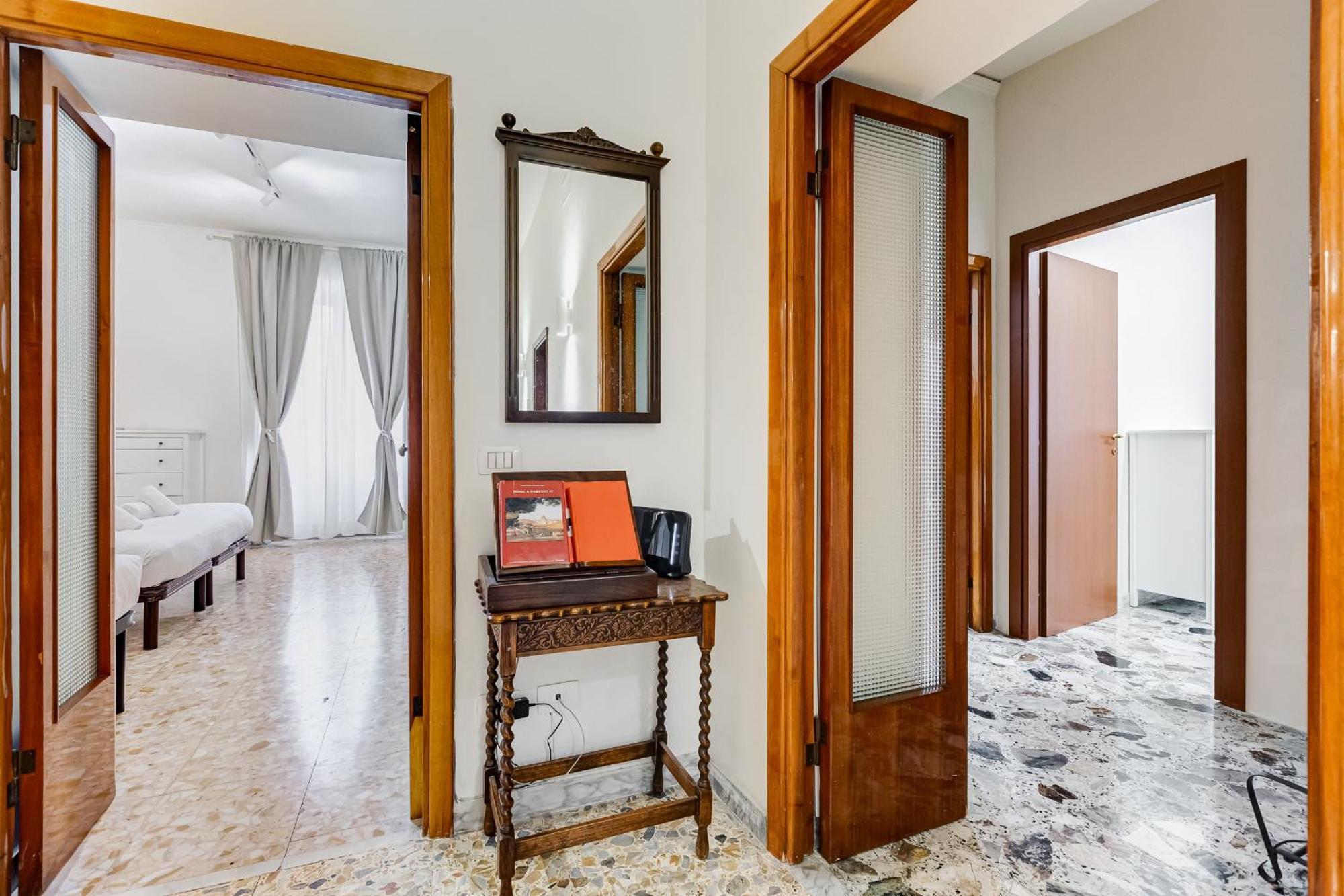 Vivilo Collection - San Vito View Apartment - 3 Bdr 2 Baths Рим Экстерьер фото