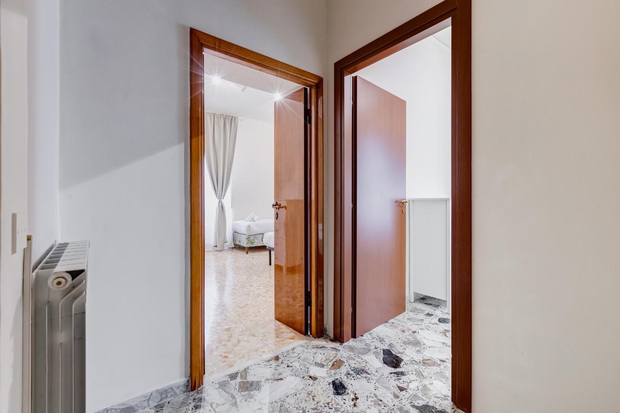 Vivilo Collection - San Vito View Apartment - 3 Bdr 2 Baths Рим Экстерьер фото