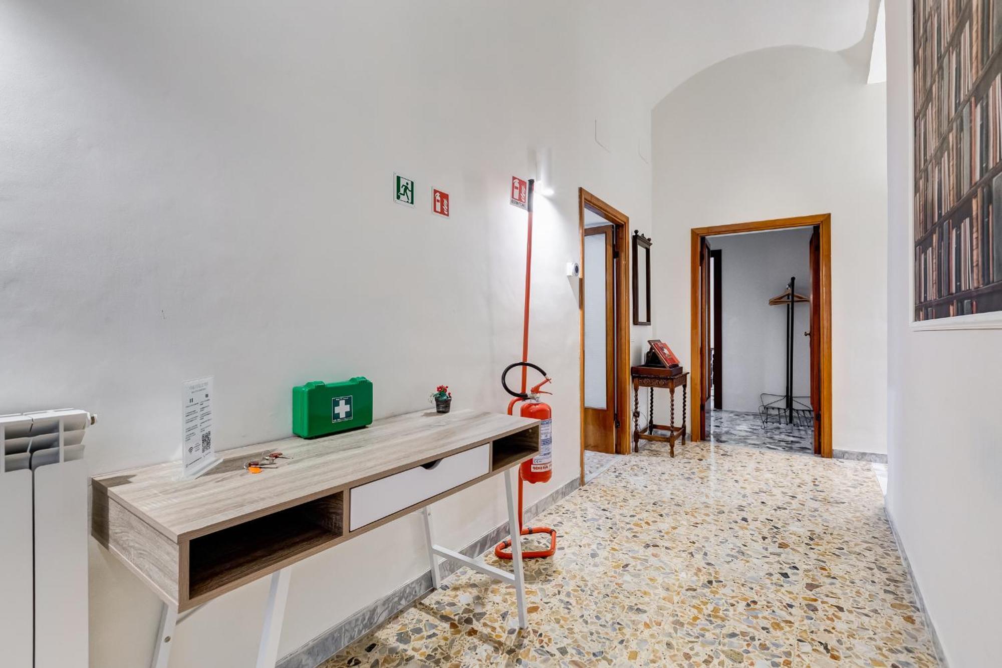 Vivilo Collection - San Vito View Apartment - 3 Bdr 2 Baths Рим Экстерьер фото
