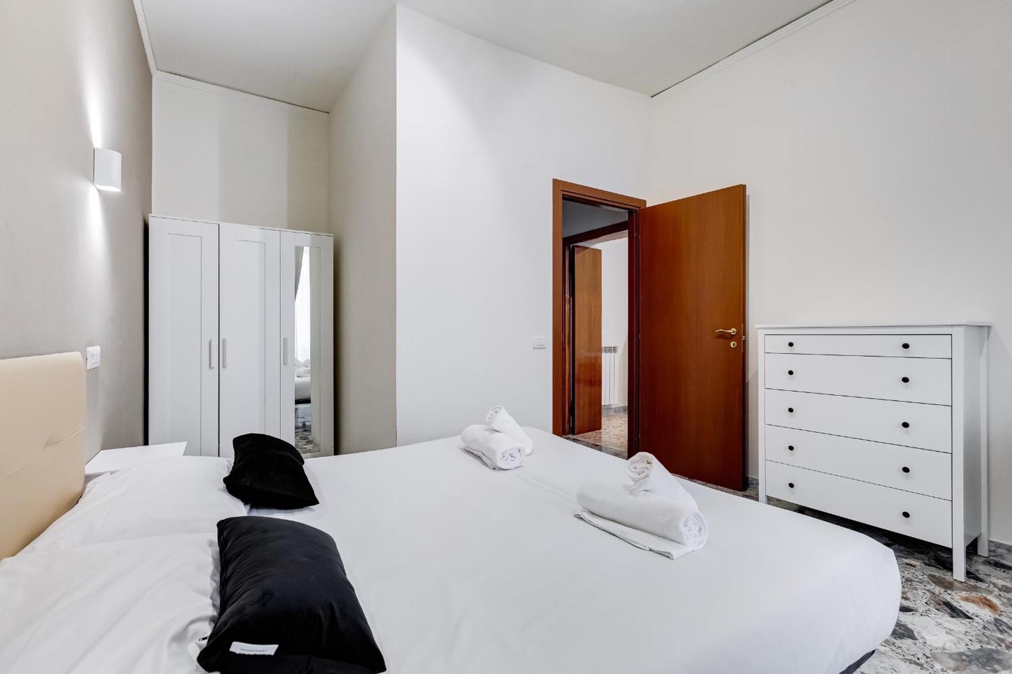 Vivilo Collection - San Vito View Apartment - 3 Bdr 2 Baths Рим Экстерьер фото