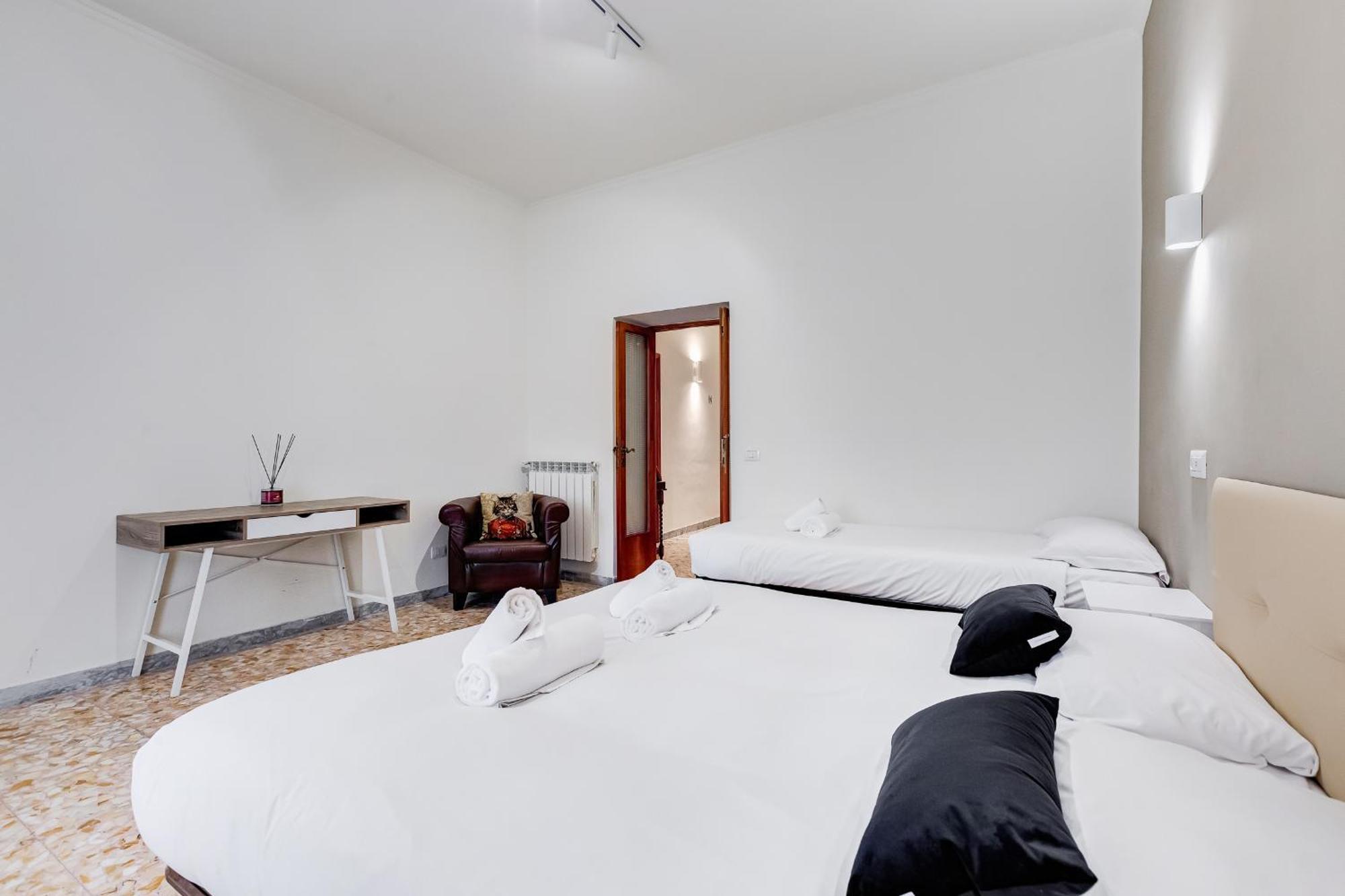 Vivilo Collection - San Vito View Apartment - 3 Bdr 2 Baths Рим Экстерьер фото